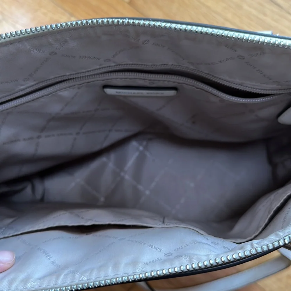 Michael Kors Bag - Picture 3 of 3